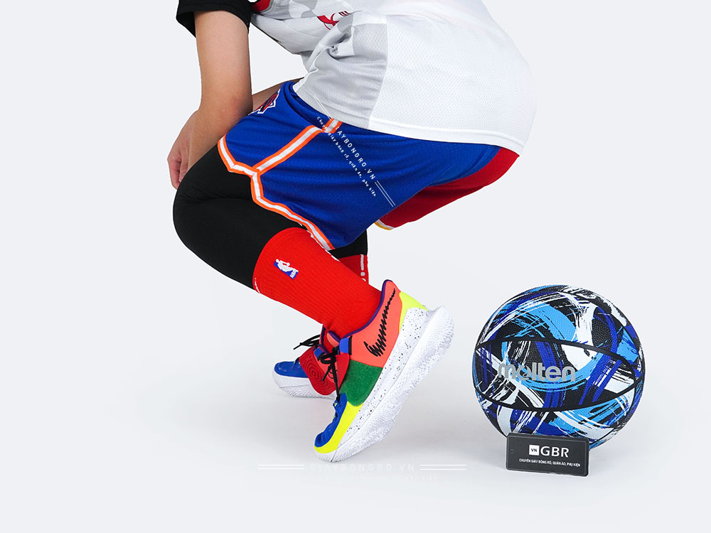 Kyrie Low 3 NY vs NY