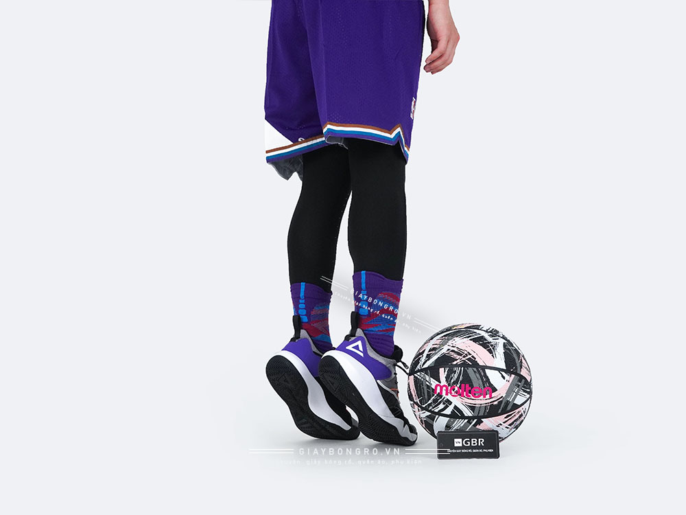 Peak Basketball DA110111 Martin Gray