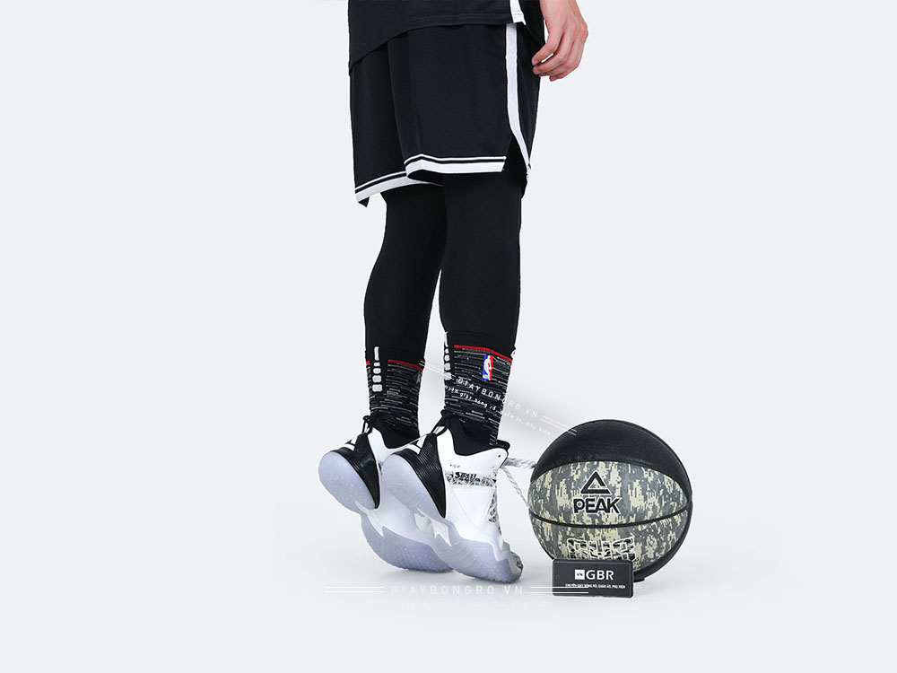 Peak Basketball E03221A Black White