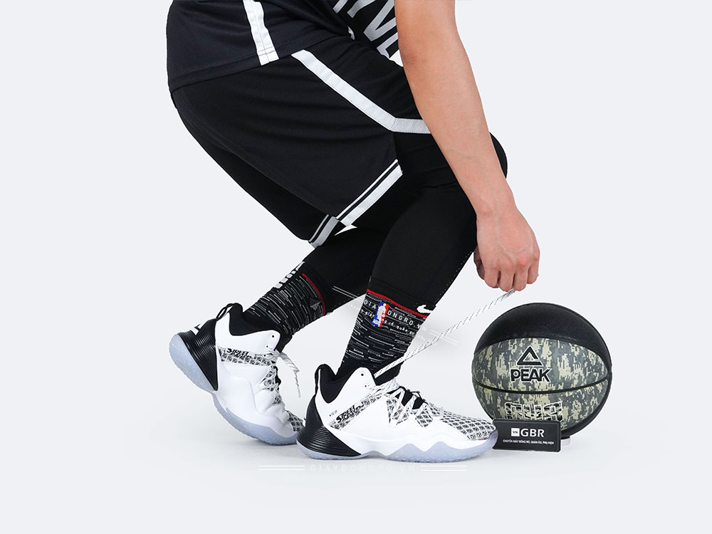 Peak Basketball E03221A Black White