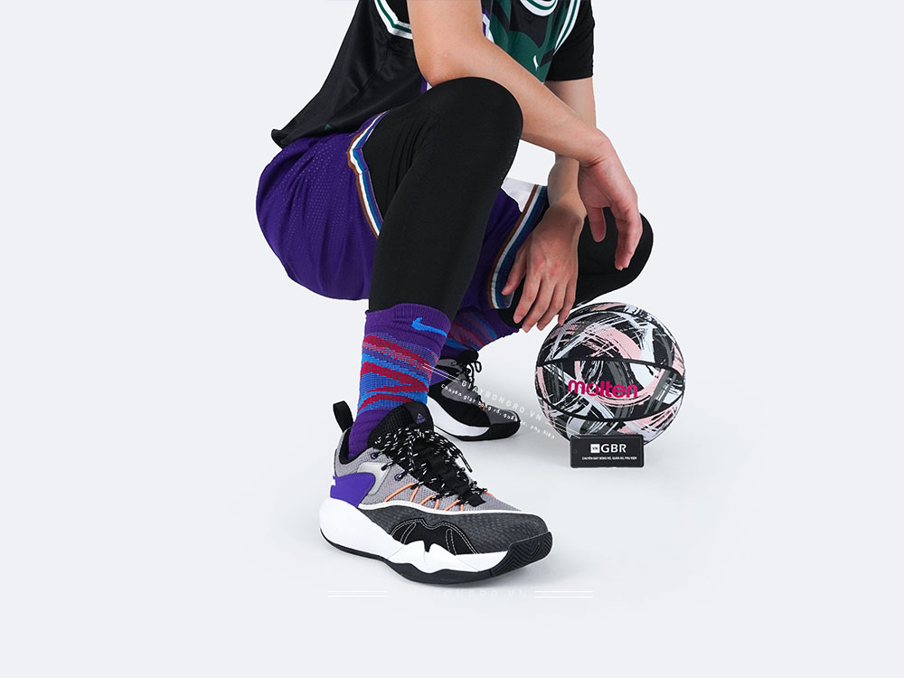 Peak Basketball DA110111 Martin Gray