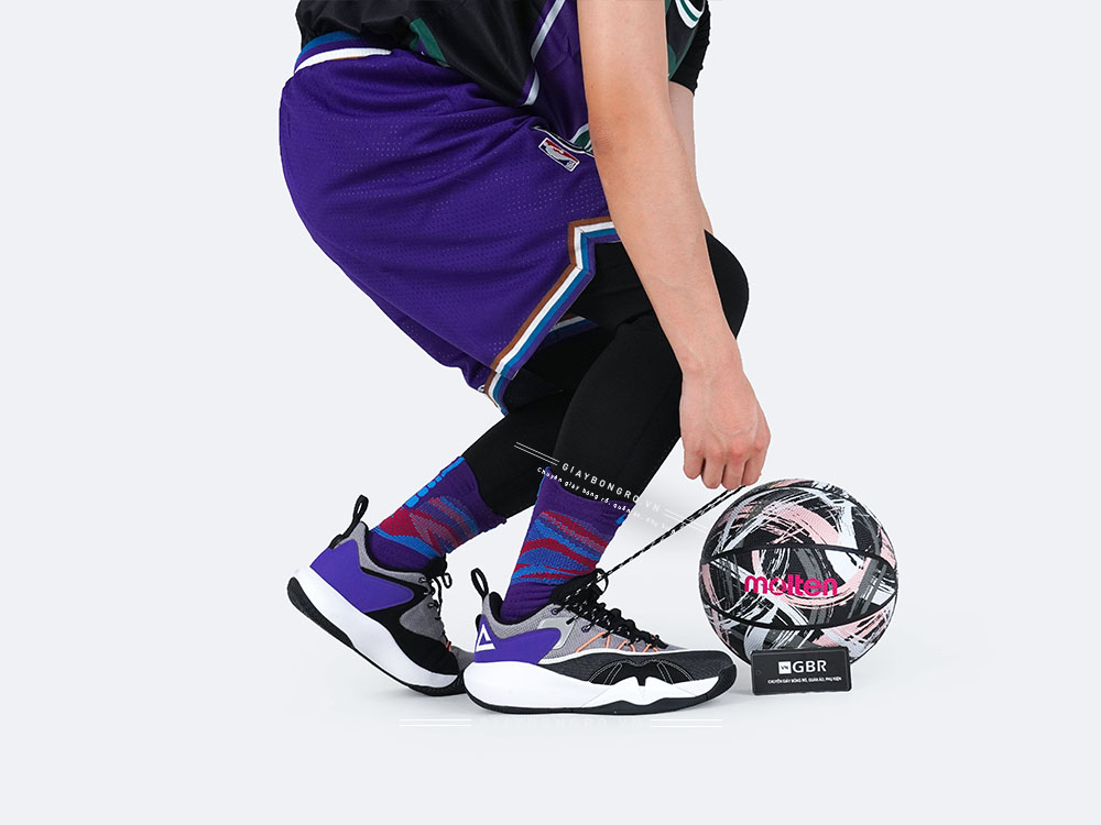 Peak Basketball DA110111 Martin Gray