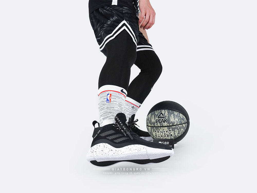 D.Rose 773 Black White