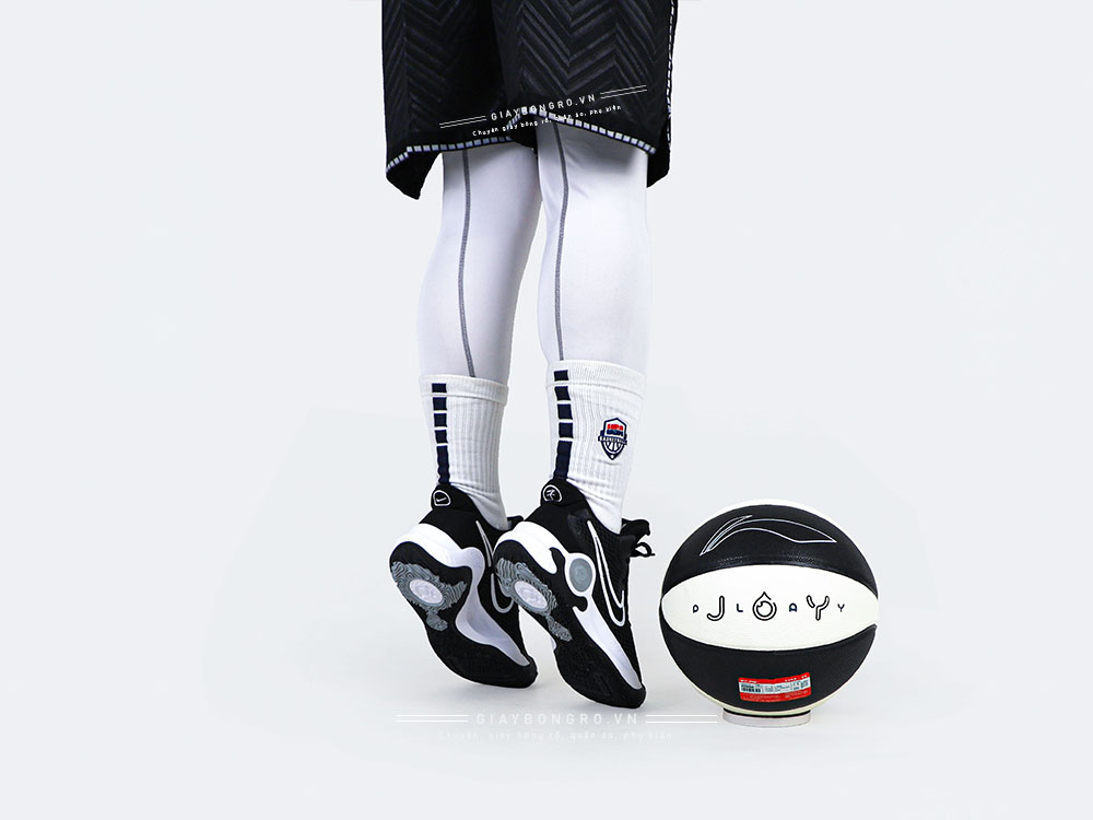 KD Trey 5 IX EP Black White