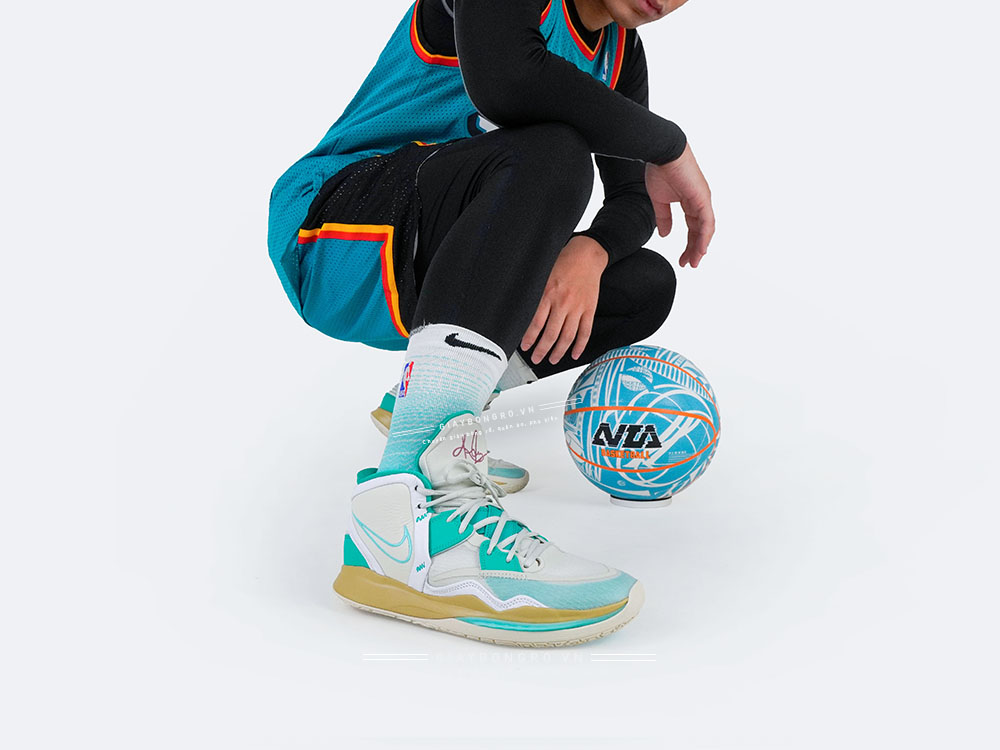 Kyrie 8 x Sue Bird Keep Sue Fresh