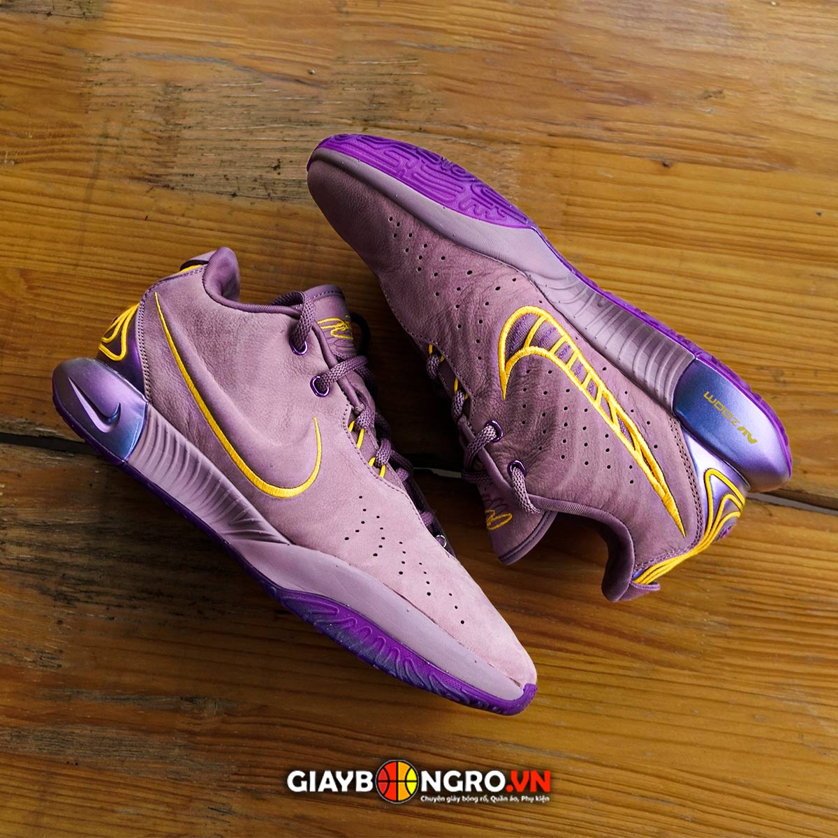 Lebron 21 Purple Rain