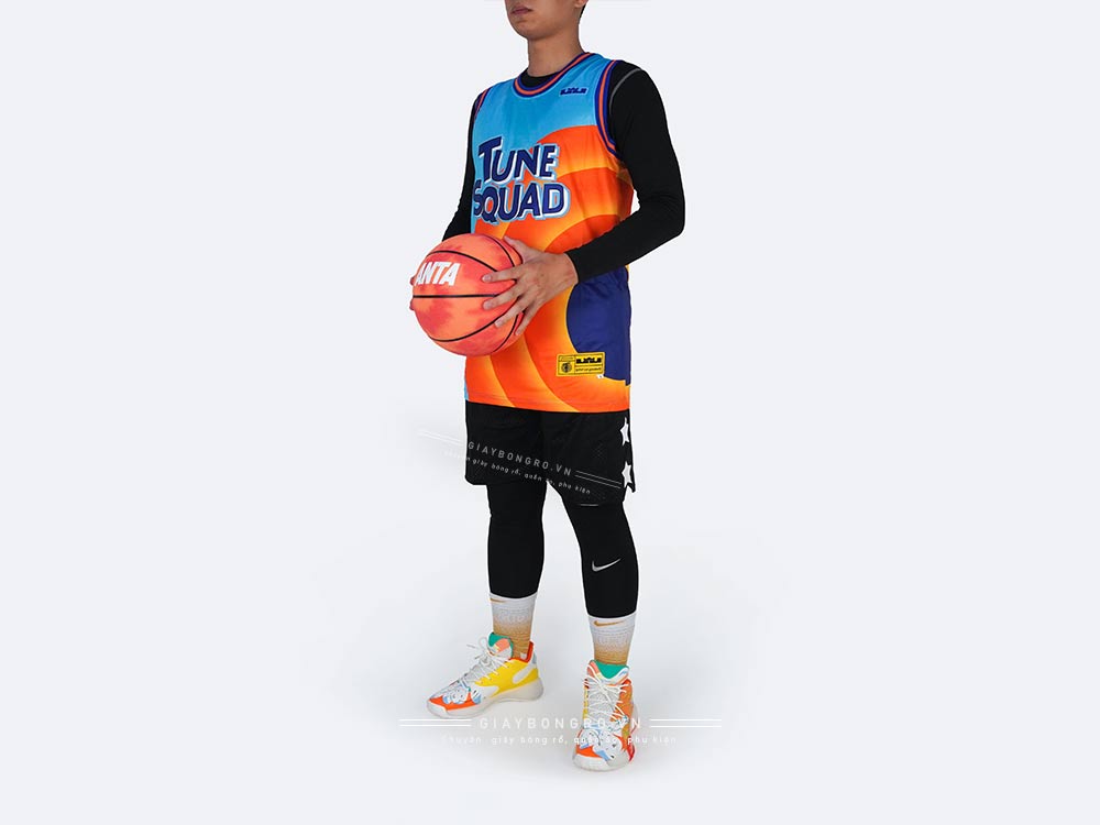 Áo Space Jam Tune Squad