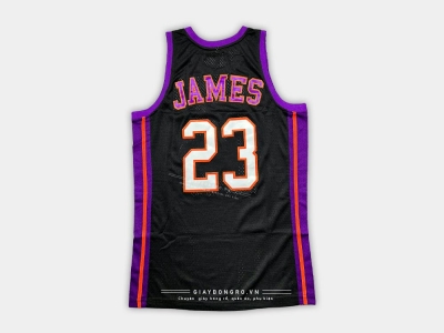 Áo Space Jam