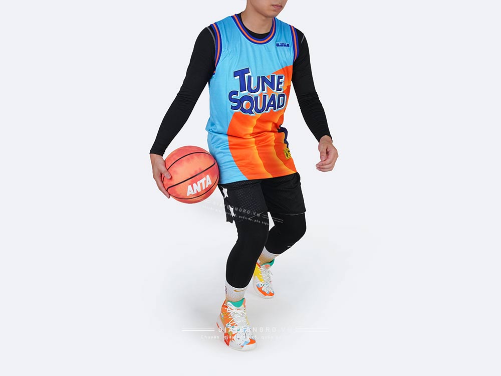 Áo Space Jam Tune Squad