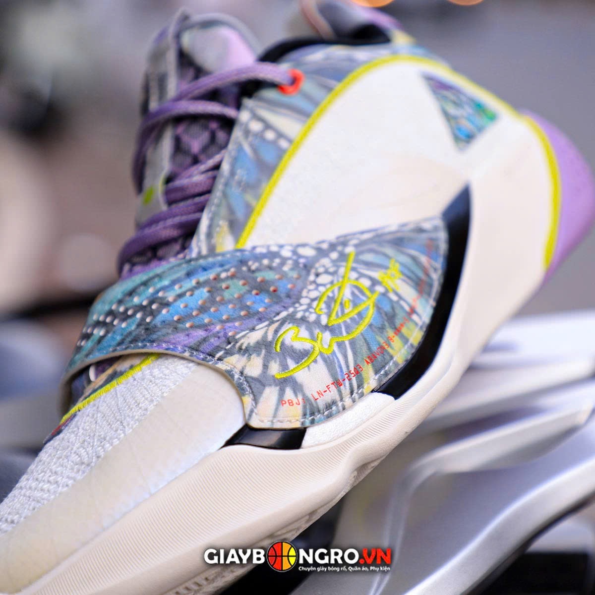 Li-Ning Wade All City 13 Encore Butterfly