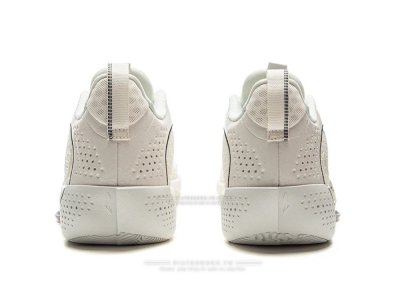 Li-Ning Wade All City 13 Encore Firework