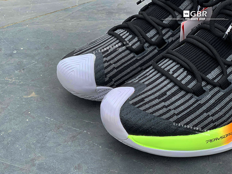 Peak Soaring Knit High Black