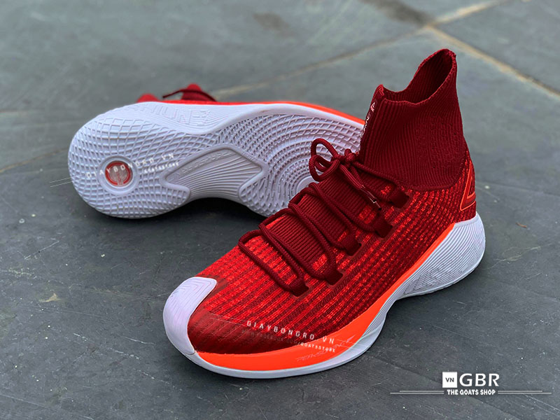 Peak Soaring Knit High Red