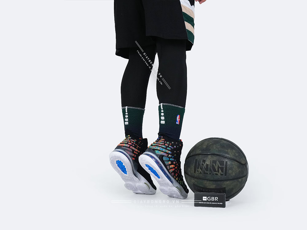 LeBron 17 James Gang