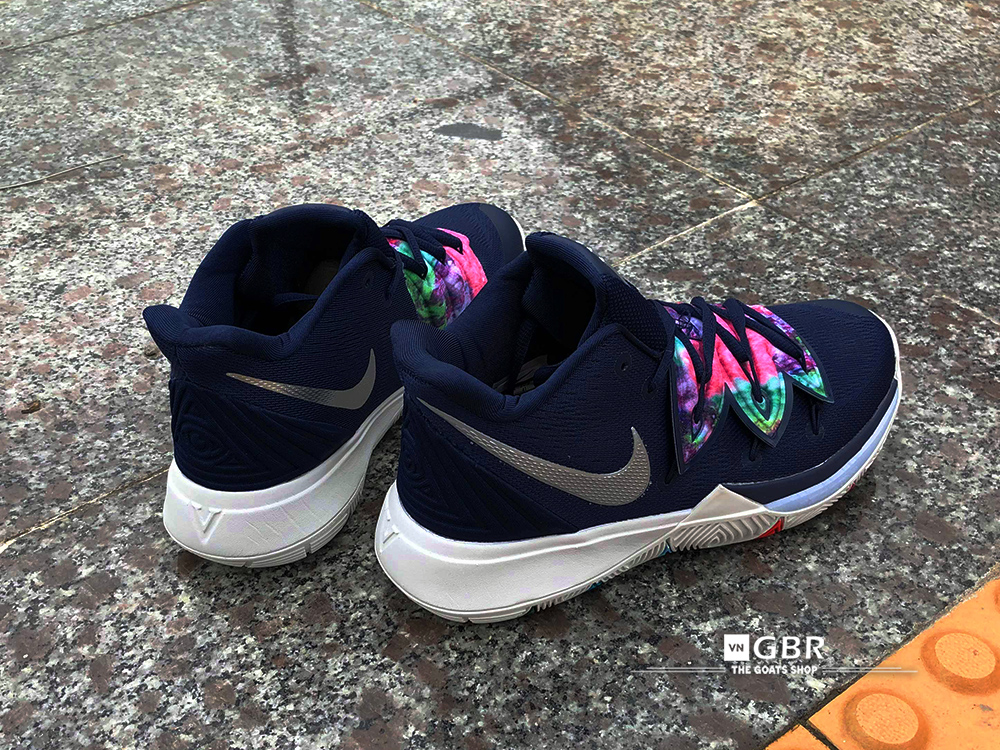 Kyrie 5 Multicolor