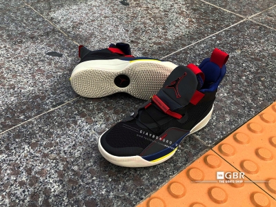  Giày bóng rổ Jordan 33 Tech Pack 
