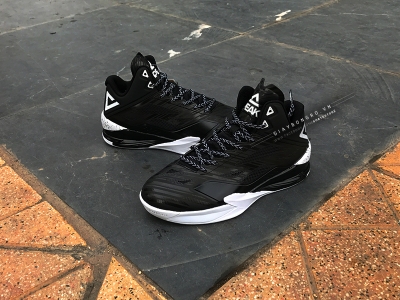 Peak LightNing IV Black
