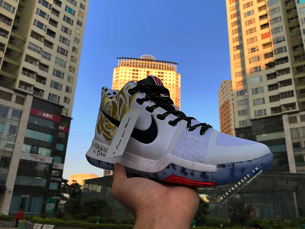 Kyrie 3 Mom PE (Rose Gold)