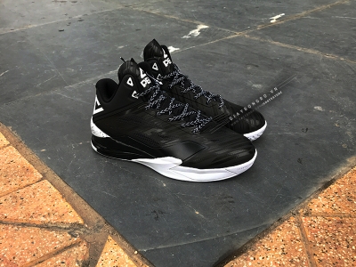 Peak LightNing IV Black