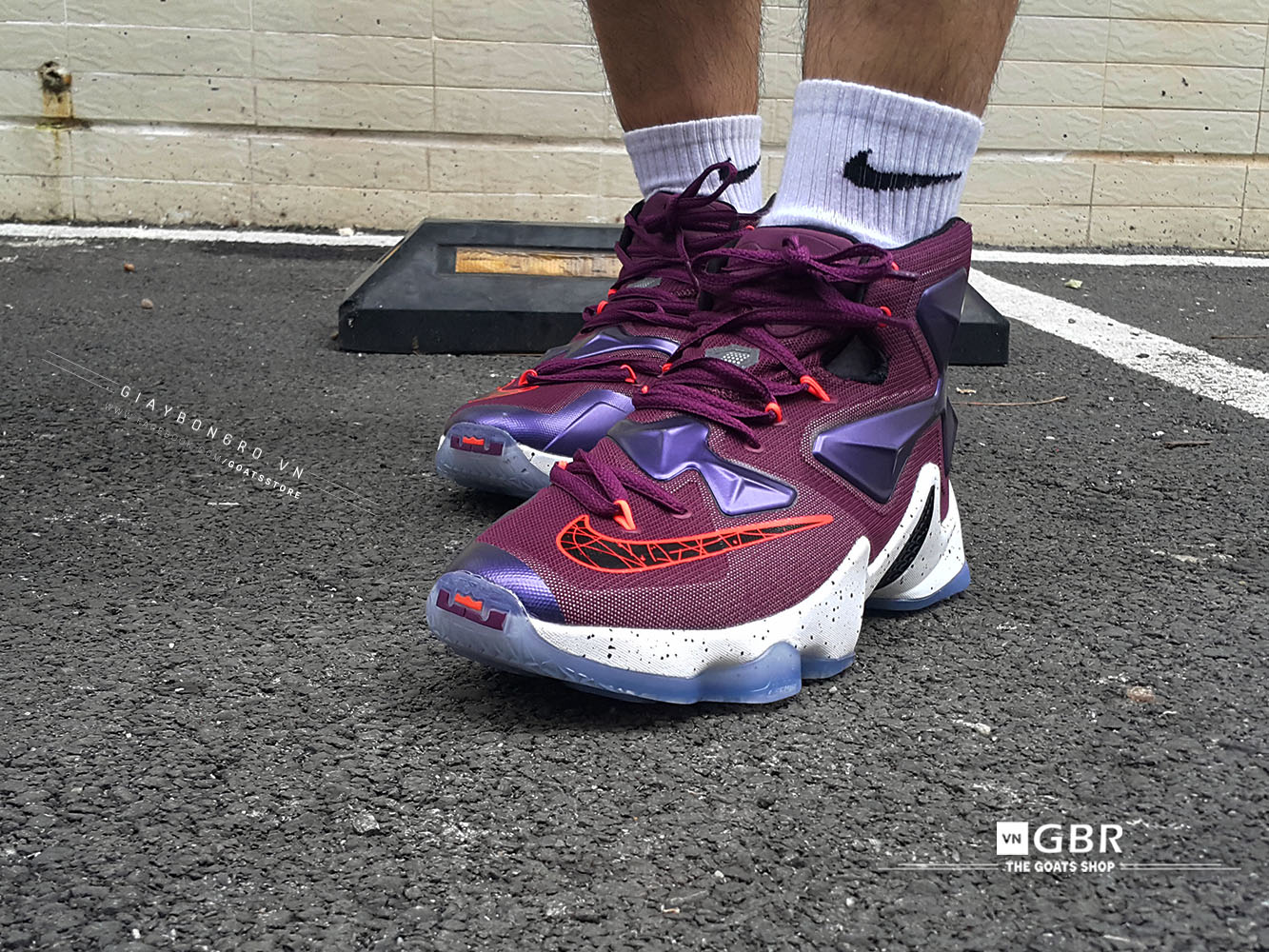 Lebron 13 Purple