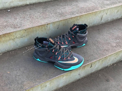 Lebron Ambassador 8 Grey Green