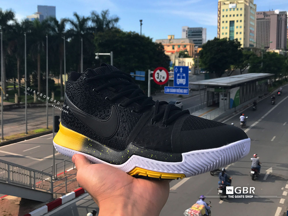 Kyrie 3 Varsity Maize