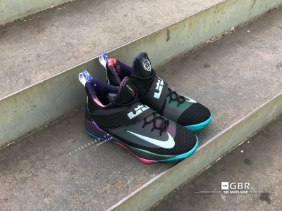Lebron Ambassador 10 Galaxy