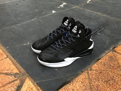 Peak LightNing IV Black