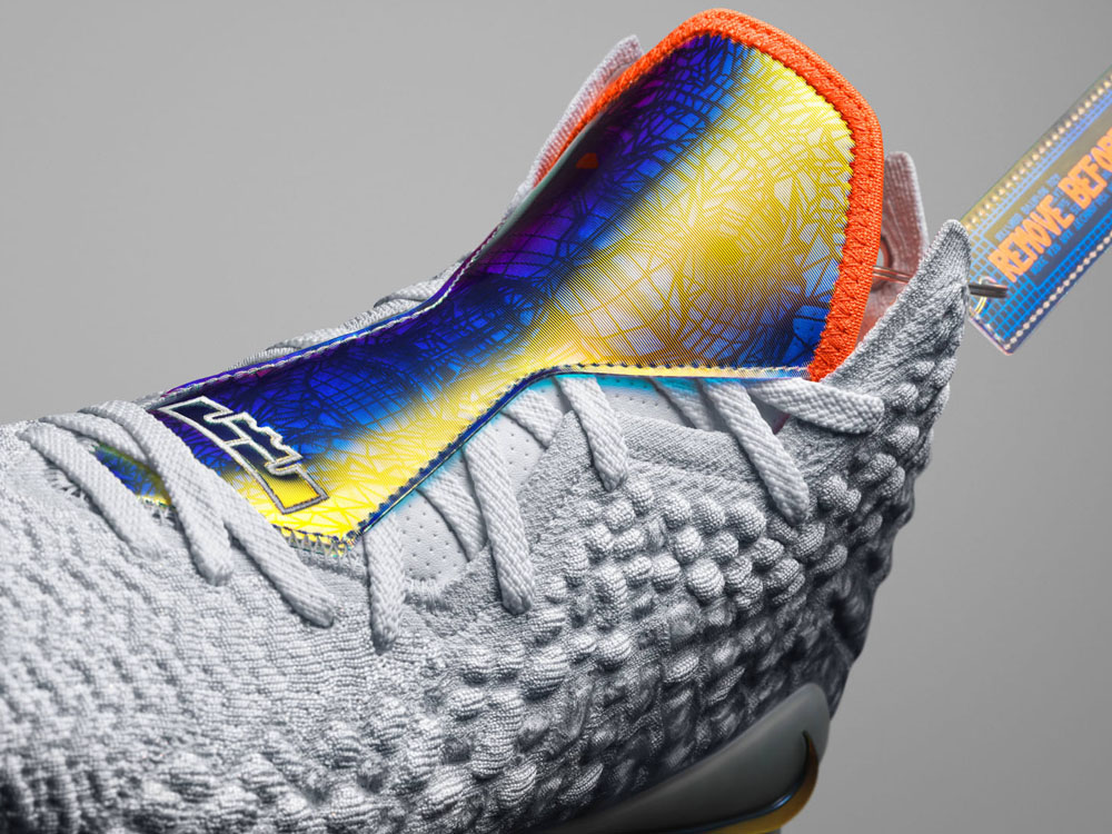 Nike chính thức tung ra hình ảnh mới nhất về đôi giày LeBron 17